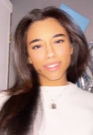 Victoria Elmore's Instagram, Twitter & Facebook