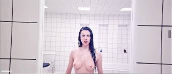Margaret Qualley nue - The Substance (2024)