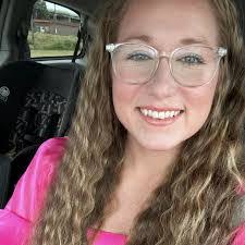 Jessica Gragg's Instagram, Twitter & Facebook