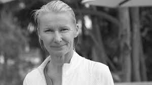 Former wimbledon winner dies aged 49 from cancer. Mit 49 Jahren Ex Wimbledon Siegerin Novotna Gestorben Sportbuzzer De