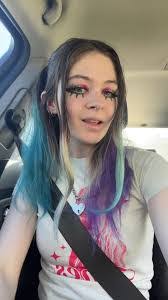 Leah Bowe's Instagram, Twitter & Facebook