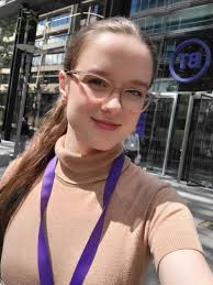 As I sit down to write this, I can't help but feel like I'm about to step  out of the world's comfiest pair of slippers 🥿.