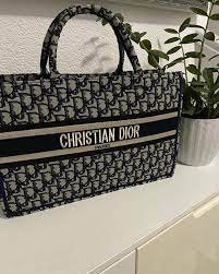ALL WEAR - Akcija ✓ Christian Dior i Chanel torbe ✓ Cijena... | Facebook