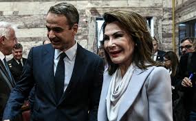 Κριτικές για έργα νεοελλήνων συγγραφέων, άρθρα τους, με στοιχεία κριτικού, πηγή προέλευσης της κριτικής ή του άρθρου και ημερομηνία δημοσίευσης της. To Parti Ths Giannas Sth Boylh Esteile Thn Epanastash Toy 21 Se Deyterh Moira Newsbreak