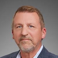 Robert Arend's Instagram, Twitter & Facebook