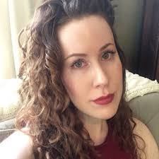 Elizabeth Cottingham's Instagram, Twitter & Facebook