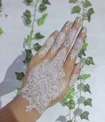 Simple henna art on the foot. Nova Zulfahsya Zulfahsya Profil Pinterest