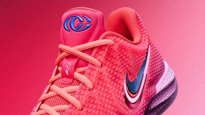 Détail Nike Caitlin 1 Midnight Fever numéro 22 et empeigne Opticast