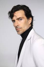 Daniel Aguiar por Carlos Sales