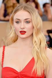 Pin By Mauro On Hair Sophie Turner Bikini Sophie Turner Natural Hair Styles