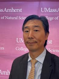 Leo Hwang : College of Natural Sciences : UMass Amherst