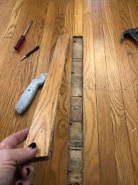 How To Remove A Single Piece Of Hardwood Flooring The Art Of Doing Stuffthe Art Of Doing Stuff O K So You Hav Hardwood Floors House Flooring Hardwood