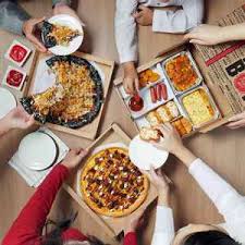 Pizza Hut At Karebosi Link Wajo Makassar Traveloka Eats