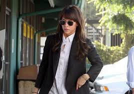 A soft smokey eye completes the look. Jennifer Love Hewitt Flaunts New Hairdo Hollywood News India Tv