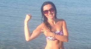 Lucia azzolina (m5s), ministro dell'istruzione. Lucia Azzolina Al Mare Il Ministro Dell Istruzione Si Rilassa A Sperlonga