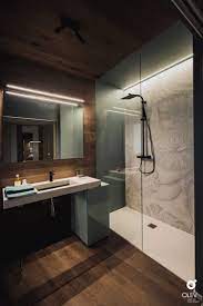 La Luce Corretta Sopra Allo Specchio Del Bagno Illuminazione Specchio Bagno Illuminazione Bagno Specchi Bagno