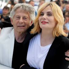Et participant trois fois au concert des enfoirés (en 1994, les enfoirés au grand rex, en 1996, la soirée des enfoirés, et en 1997, le zénith des enfoirés). Epingle Sur Director And Actors