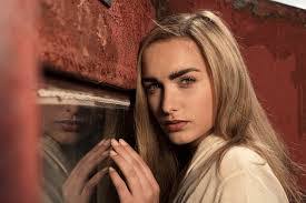 Nicole Knauer's Instagram, Twitter & Facebook