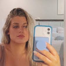 Claudia Riddle's Instagram, Twitter & Facebook