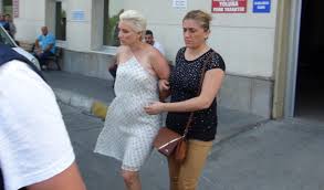 Hüseyin avni coş , 1959 yılında isparta , eğirdir ilçesinde doğmuştur. Valiye Kendini Sehit Esi Olarak Tanitan Kadin Tutuklandi Ntv