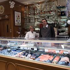 Richart, #584 among lyon restaurants with desserts: Petrossian Geschaft Lyon Halles De Lyon Petrossian Deutschland