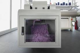 Lots de vetement femme et fille de 18 mois a 8ans. H M Lance Une Machine Qui Recycle Rapidement Vos Vetements En Magasin