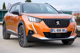 Comparatif de 20 modèles urbains avec leurs dimensions, volume du coffre et longueur inférieure à 3,7 mètres. Nouveau Peugeot 2008 Prix Essai Photos Tout Sur Le Nouveau 2008