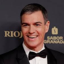 José Coronado habla sobre las críticas a Karla Sofía Gascón con una  reflexión interesante: “Una cosa es la artista y otra es la persona”