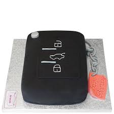 Dieses video ist für alle mamas die keine zeit haben an aufwendigen torten zu arbeiten, ihren söhnen aber trotzdem eine torte backen möchten die kinderaugen. Autoschlussel Torte Bestellen Auto Torte Kaufen Torten De