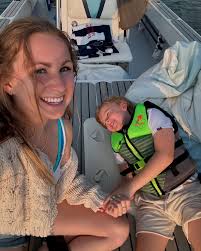 Hallie Wise's Instagram, Twitter & Facebook