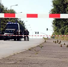 Die polizei mahnt zur vorsicht. Fluchtiger Messerstecher Von Erfurt Gefasst Welt