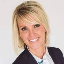 Angela Petrie's Instagram, Twitter & Facebook