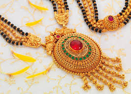 Buy Latest Gold Mangalsutra Online At Best Prices P N Gadgil Sons Gold Mangalsutra Gold Mangalsutra Designs Black Beaded Jewelry