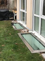 Kellerabdeckung Aus Begehbarem Glas Mit Beluftung Souterrain Wohnung Kleine Terrasse Design Lichtschacht