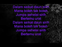 Khasiat daun sirih merah juga tak kalah hebat dari daun sirih hijau yang biasa. Kristal Seragam Hitam With Lyrics Youtube