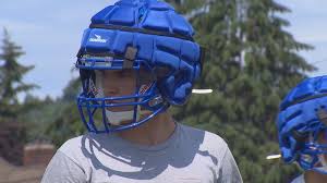 Looking for the best football helmets that look cool and protect you from head injuries? Football Helmets With Outside Padding Get Tryout At High Schools Krem Com