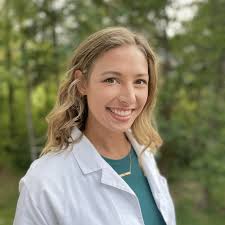 Elizabeth Altizer's Instagram, Twitter & Facebook