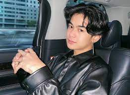 Top 10 instafamous lelaki malaysia *coki pun termasuk!!?* top 10 malaysia instafamous 2017 (male/female) top 10: Ramai Tanya Saya Islam Ke Tak Semua Serba Tak Kena Instafamous Wajah Macam Oppa Bingung Dituduh Bodoh Syok Sendiri Viral Mstar