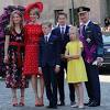 Nadat koning albert ii op 3 juli 2013 bekendmaakte dat hij vanwege zijn leeftijd en gezondheid zou aftreden ten gunste van prins filip, legde deze op 21 juli 2013, de nationale feestdag van belgië, de eed af als zevende koning der belgen.zijn dochter prinses elisabeth, hertogin van brabant, werd de eerste in rij voor de troonopvolging. Https Encrypted Tbn0 Gstatic Com Images Q Tbn And9gctywjodma1n1atvburm39kmorqs Fog7qqn2gtxmtr0dufgda8 Usqp Cau