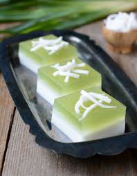 Alternatively you can use pandan leaves and make a pandan juice instead of using the extract. Coconut And Pandan Agar Wun Gati Bai Tuey à¸§ à¸™à¸à¸°à¸— à¹ƒà¸šà¹€à¸•à¸¢ Rachel Cooks Thai