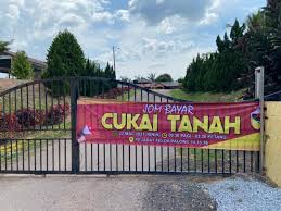 Selain kaunter cukai tanah, kaunter pendaftaran vaksinasi juga telah dibuka pada hari tersebut. Pejabat Daerah Dan Tanah Selama Pejabat Daerah Dan Tanah Larut Matang Dan Selama Posts Badan Kesatuan Bangsa Dan Politik