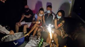 This subreddit is for party links of all kinds for diepio. Die Party Oase Madrid Zieht Coronamude Touristen Zu Tausenden An Stern De