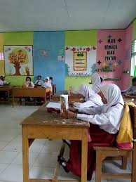 Gambar kreasi kelas bisa sangat memotivasi seseorang siswa dalam belajar merupakan ruang kelas dan menghiasnya, terutama hiasan kelas sd, smp maupun sma. Kegiatan Desain Dan Tata Kelola Kelas Di Sd Negeri 149viii Muara Tebo Sd Rujukan 149 Viii Muara Tebo