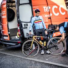 This year you very well may have caught a few cases videos where i've zoomed( is that a verb ?) pro riders and chitchatted to them about their bikes, or at least the one that they have in their garage at home, the setup they go day in day out when rehearsal. Greg Van Avermaet Bike Off 74 Www Daralnahda Com