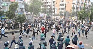 ঢাকা কলেজ ও সিটি কলেজ শিক্ষার্থীদের সংঘর্ষে আহত ৩৭ জন ঢামেকে