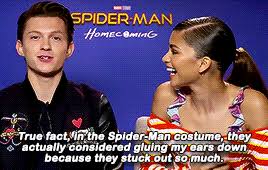 Tom holland spiderman holland arrowedit colton haynes. Zendaya Wants A Guy To Make Her Laugh So Hard She Pees Her Pants