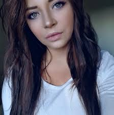 Annakay Wright's Instagram, Twitter & Facebook