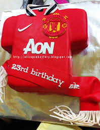 We make custom birthday cakes, weddings cakes, holiday cakes and any special theme cakes. Allcupcakestory Manchester United Jersey Cake Birthday Cakes For Men Manchester United Birthday Cake Manchester United Cake
