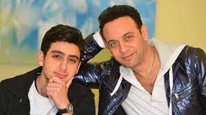 انضم لمحمد حماقي ومصطفى قمر كل من الفنان محمد لطفي وهاني سلامة وإدوارد لاسترجاع ذكرياتهم سويا وغناء أبرز أعمالهم من بينها أغاني فيلم أصحاب ولا بيزنس. ØªÙŠØ§Ù… Ù…ØµØ·ÙÙ‰ Ù‚Ù…Ø± ÙŠØªØ¹Ø§ÙˆÙ† Ù…Ø¬Ø¯Ø¯Ø§ Ù…Ø¹ ÙˆØ§Ù„Ø¯Ù‡ Ø´Ø±Ù Ù„Ø£ÙŠ Ø­Ø¯ Ù…Ø´ Ø¹Ø´Ø§Ù† Ø£Ø¨ÙˆÙŠØ§ ÙÙ† ÙˆØ«Ù‚Ø§ÙØ© Ø§Ù„ÙˆØ·Ù†