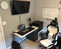 Hal terpenting dalam memilih sebuah meja komputer adalah kesederhanaan. Ide Kursi Dan Meja Komputer Minimalis Untuk Meja Kantor Meja Desain Interior Interior